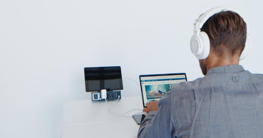 MojoDesk Clamp-On Power Bar (Free Gift) MojoDesk Cable Management