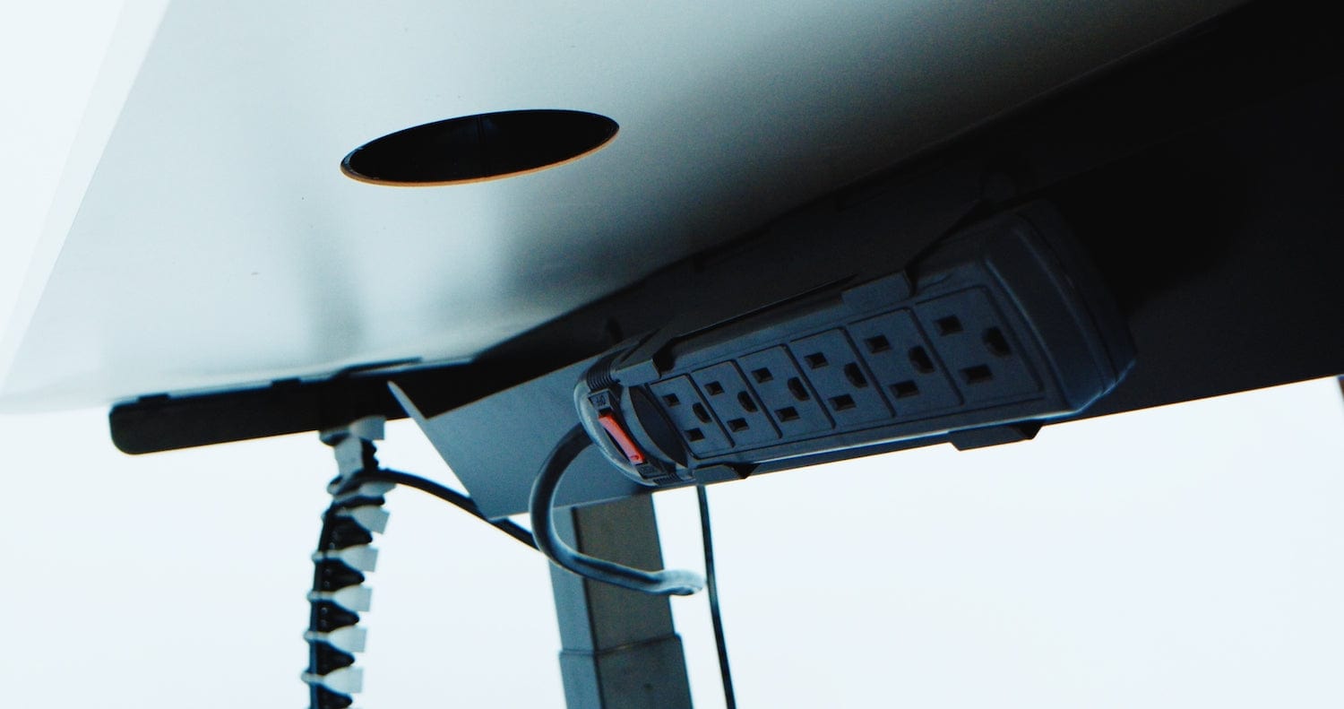 MAGicSnap Magnetic 6 Outlet Power Bar MojoDesk Cable Management