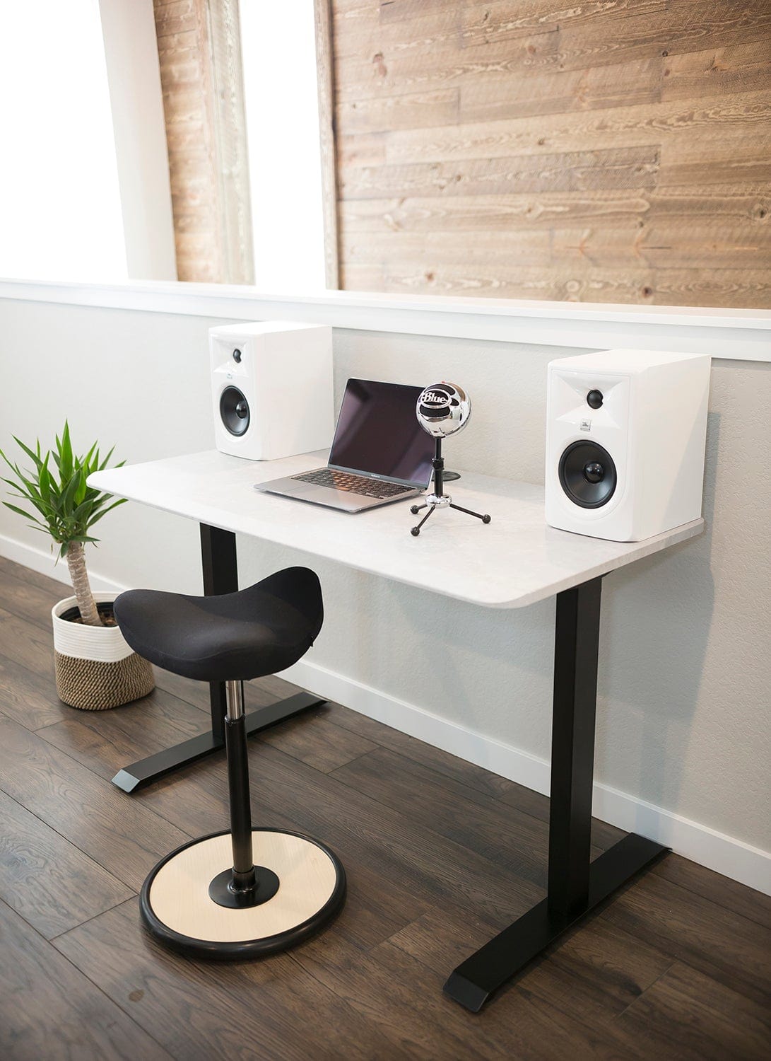 Mojo Side Table Non Epicor Workspace Tables